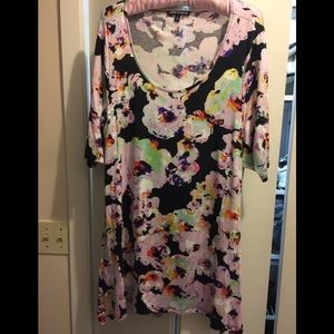 Floral 3/4 top